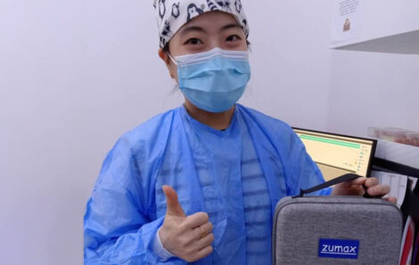 Precision in Every Detail – Professionals at Work with Zumax Loupes
