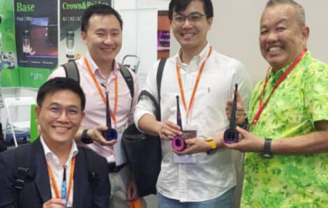 Posing with Xpedent Light Cure Unit