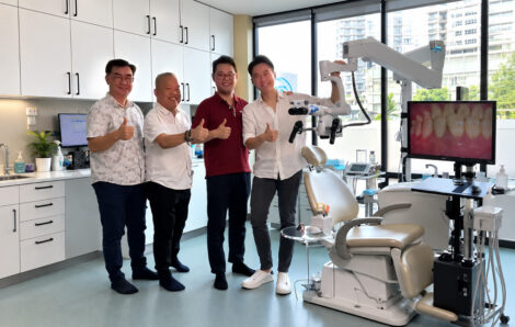 Courtesy Visit to Hello Dental with Zumax OMS3000 Microscope